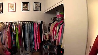 Amateur Big Boobs jerks Big Dick