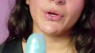 I'm a Submissive Girl Who Just Wants to Be Fucked