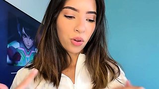 Tasty Pantyhose Babe in Kinky Solo Webcam Show