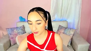 Amateur brunette double toying on webcam