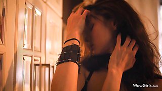 Watch beauty Leona Mia's sex