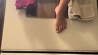 Black Amateur Explore Hot Foot Fetish