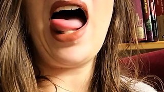 Hot brunette from squirt masturbating on webcam