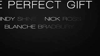 Wonderful MILF seductress Blanche Bradburry 3some sex video