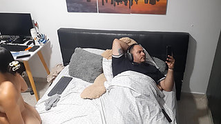 I urge my boyfriend to have sex.