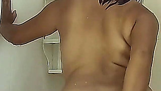 Thaiger Is Having Fun in the Shower