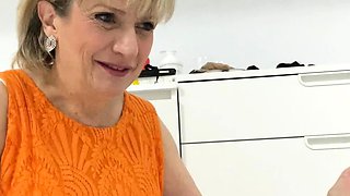 Masturbation close up Tamara big clit
