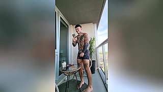 Morbo on the Balcony: Mamada, Sex Standing on the Railing and Deep Throat in Four