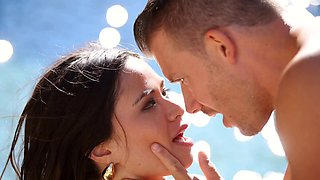 Scarlett Alexis enjoys outdoor sex with her boyfriend