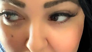 Big boob brunette masturbates on webcam