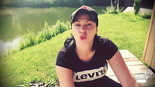 Duck face outdoor, making my lips much bigger!