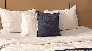 Honey Girl Fuck Giant Cock in Her Bed