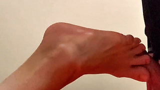 Hot Footjobs to a Lucky Fan - Cum on Soles