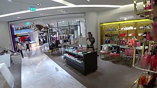 Sexy Thai MILF amateur fuck on video