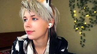 Blonde emo amateur solo masturbation