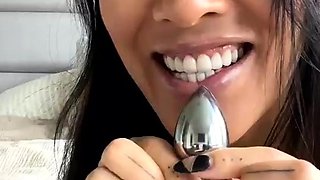 Close up teen wet pussy orgasm