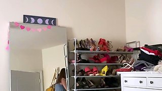 Amateur redhead Jacqueline with glasses masturbates
