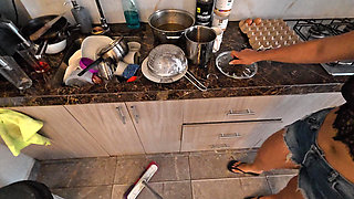 Stepmom Wants to Fuck in the Kitchen Cumshot in Mouth