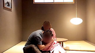 Schoolgirl Yukkyandmaimai cosplays a popular character and gets wild in a Japanese-style room