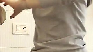 Me Encanta Oler Las Bragas De Mi Madrastra Mientras Ella Esta En Casa