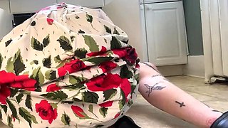 Bored milf housewife in heels and sundress fucks handyman