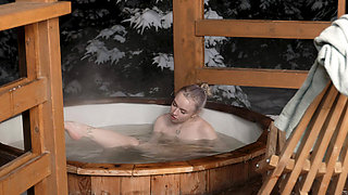 Solo masturbation in jacuzzi by petite Lisa Nixon