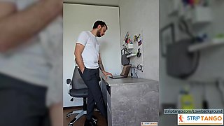 Lovebackground Free erotic show at stripTango