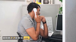 Brazzers - Demi Sutra finds the right moment to sneakily suck & bang her cowworker's Big Dick