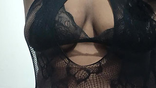 Desi babe shows off in tight dress