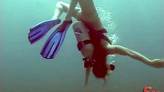 Nude girl underwater erotic video