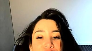 Cute amateur webcam teen girl toying pussy on webcam