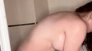 Nicolle Bolivar In The Shower