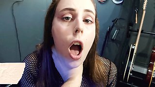 She gave me a deep throat with a sultry look