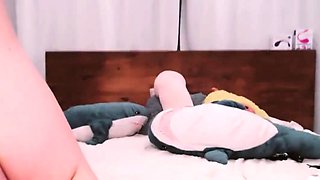 Tattooed Babe Squirts on Webcam