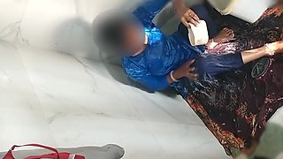 Indian Hot Saxy Figure Young Bhabhi Bath !! Bhabhi Have Gorgeous Figure!!chupke Se Video Bna