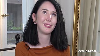 Joan A - Studentin Masturbiert Mit Ihren Lieblingsspielzeugen 12 Min