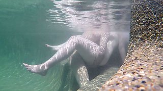 Gorgeous Curvy Busty PAWG Enjoys Underwater Sex After Some Hot Naked Swimming
