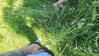 Spontaneous Outdoor Sex Brings Creampie!!