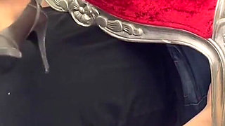 Velvet Throne Part 1: High Heels Licking - Obey Valerias Feet