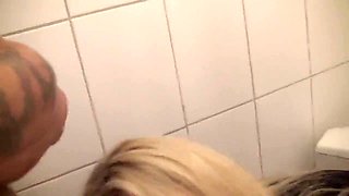 Romp Meeting with a Suck off and Plumbing in the Wc in the Restaurant