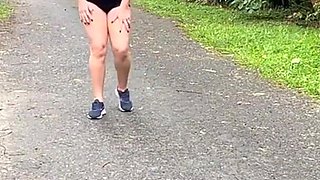 Mulher Carente Por Ausencia Do Namorado, Nao Resiste a Vontade Com Estranho No Parque