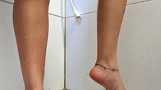 Solo masturbation and the foot fetish