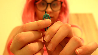 A Giantess Loves