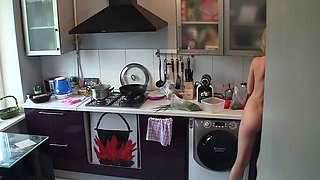 Sexy blonde on spycam