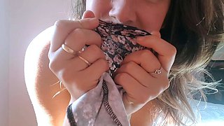 Big boob brunette masturbates on webcam