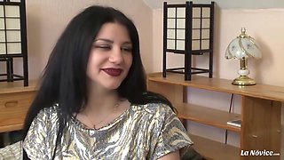 Sultry Brunette Romanian Amateur Isabella Takes Deep Hot Anal Pounding