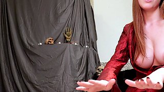 Solo pussy toying in the dark with redhead teen