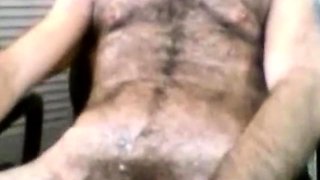 Hairy Daddy Bear Jacks Off on Cam