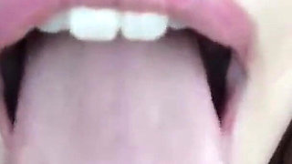 Mouthful Moments-dare to Watch Their Bold Date? Chapter-1