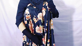 Muslim Hijabi Beautiful Housewife Fucking with Neighbor - With Clear Hindi Audio